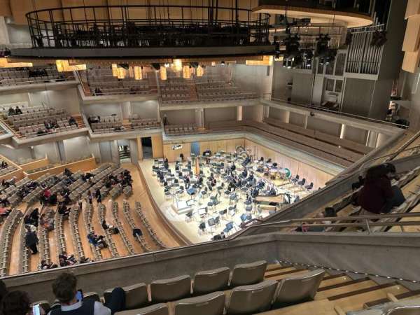 Roy Thomson Hall, section: R9, row: E, seat: 7