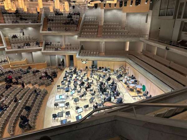 Roy Thomson Hall, section: R8, row: C, seat: 4