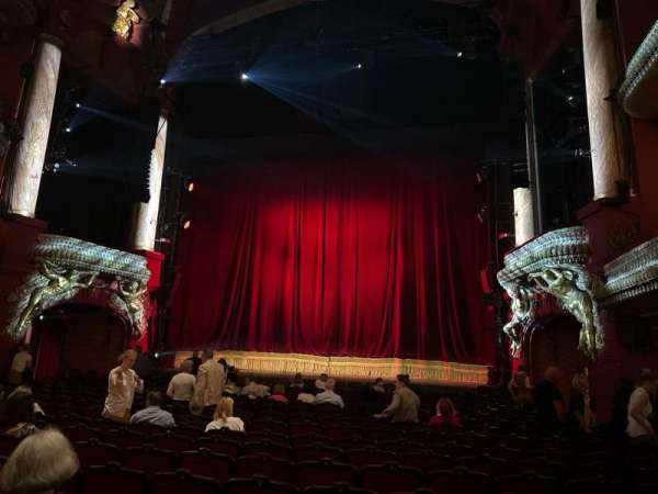 Theater des Westens, section: Parkett, row: 18, seat: R8