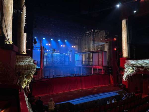 Theater des Westens, section: Hochparkett, row: 1, seat: L12