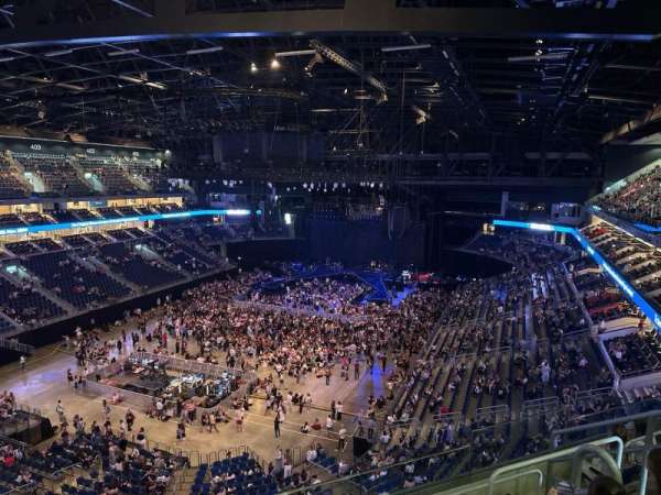 Uber Arena, section: 414, row: 6, seat: 5