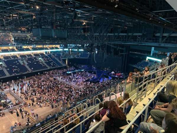 Uber Arena, section: 416, row: 10, seat: 9