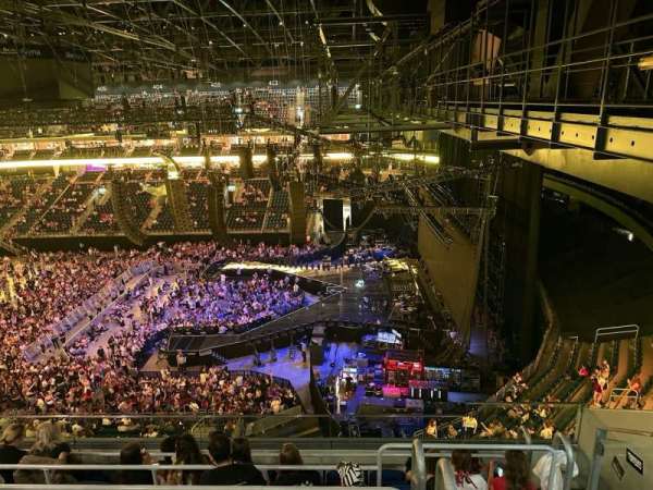 Uber Arena, section: 421, row: 7, seat: 13