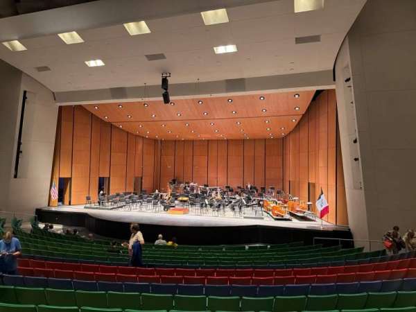 Des Moines Civic Center, section: 3E, row: Q, seat: 69