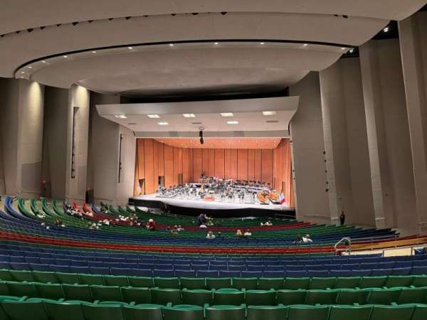 Des Moines Civic Center, section: 7E, row: HH, seat: 80