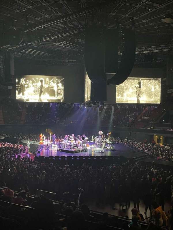 Kia Forum, section: 113, row: 11, seat: 1