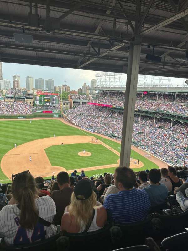 Wrigley Field, section: 410L, row: 7, seat: 16