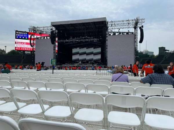 Wrigley Field, section: FLD W, row: 8, seat: 20