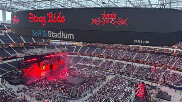 SoFi Stadium, section: 419, row: 2, seat: 4