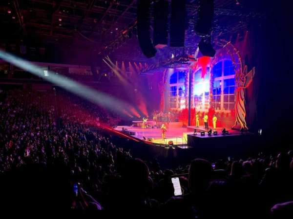 Acrisure Arena, section: 109, row: R, seat: 4