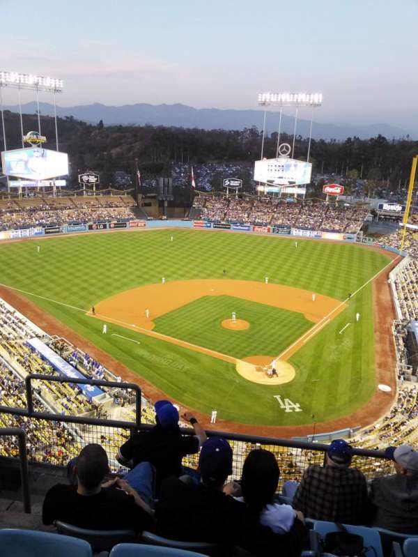 Dodger Stadium, section: 5td, row: E, seat: 17