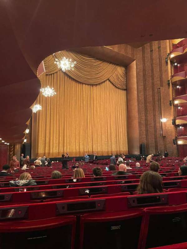 Metropolitan Opera House - Lincoln Center, section: Orchestra L, row: X, seat: 33
