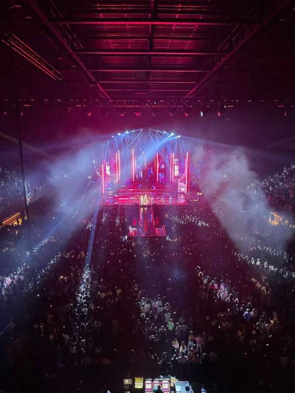 Ziggo Dome, section: 208, row: 1, seat: 238