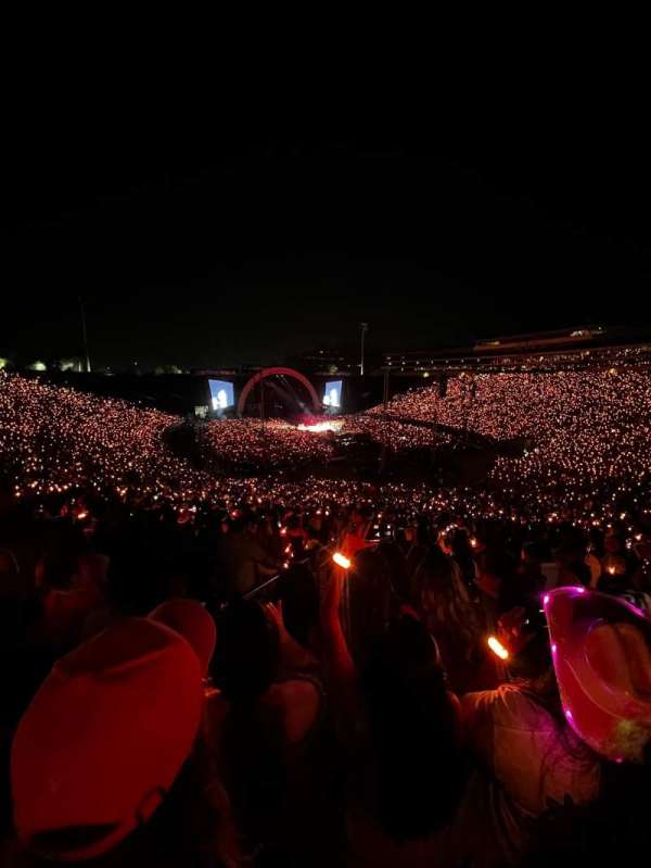 Rose Bowl, section: 10-H, row: 65, seat: 101