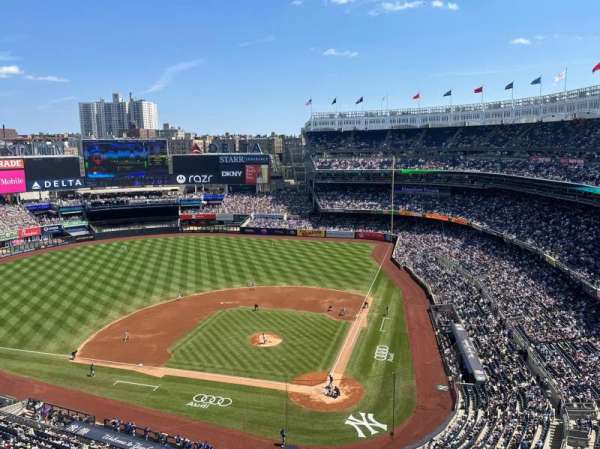 Yankee Stadium, section: 421, row: 3, seat: 19
