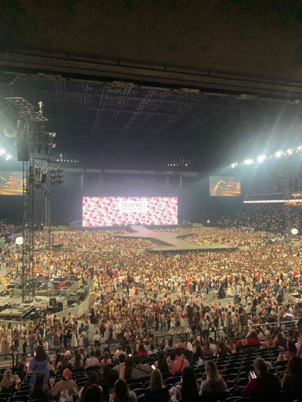 Paris La Défense Arena, section: 108, row: 31, seat: 39