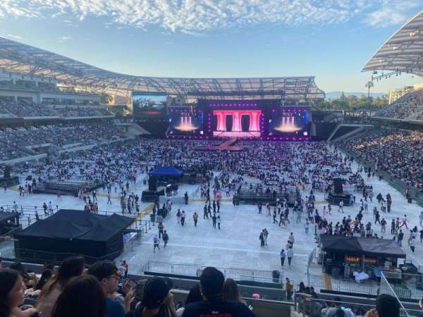 BMO Stadium, section: 221, row: J, seat: 5