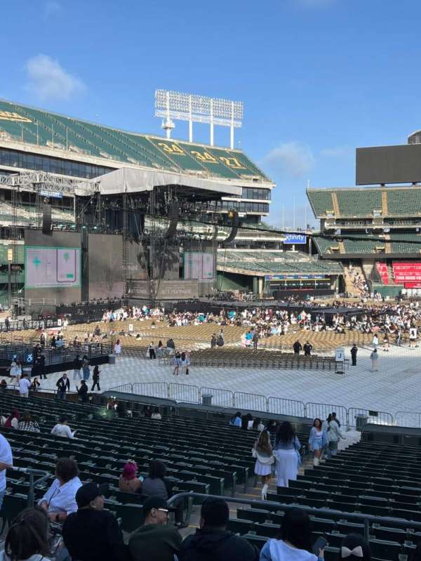 Oakland Coliseum, section: 127, row: 28, seat: 16