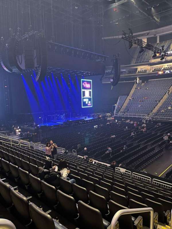 Centre Vidéotron, section: 111, row: FF, seat: 18