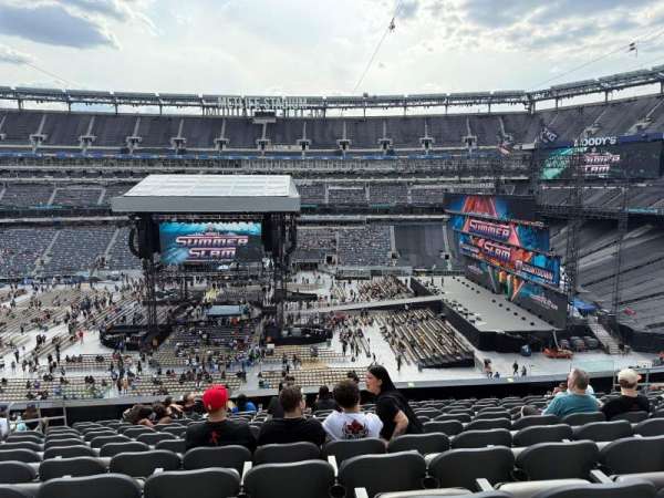 MetLife Stadium, section: 212, row: 12, seat: 16