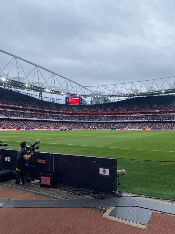 Emirates Stadium, section: 6, row: 1, seat: 164