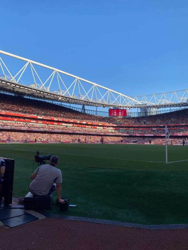 Emirates Stadium, section: 5, row: 1, seat: 154