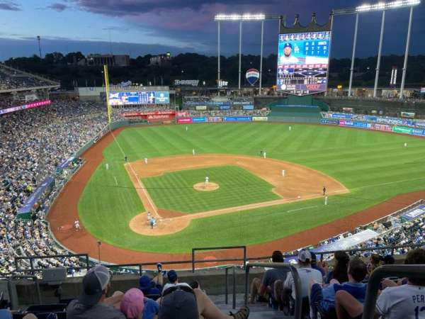 Kauffman Stadium, section: 424, row: H, seat: 5