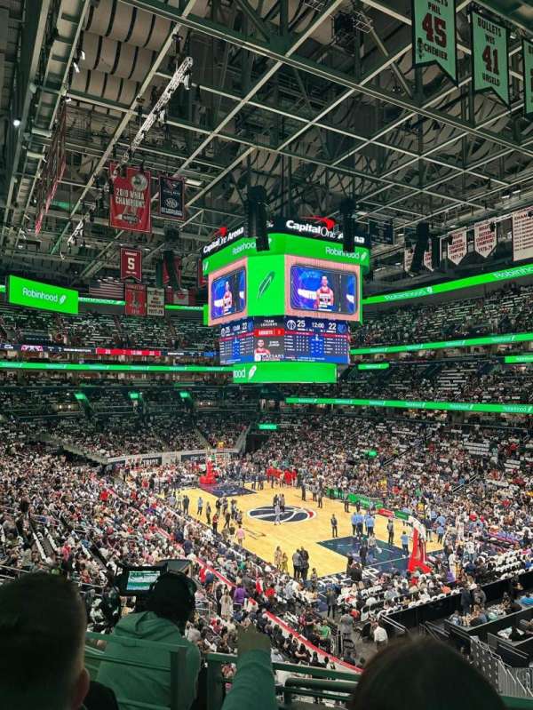 Capital One Arena, section: 220, row: D, seat: 5