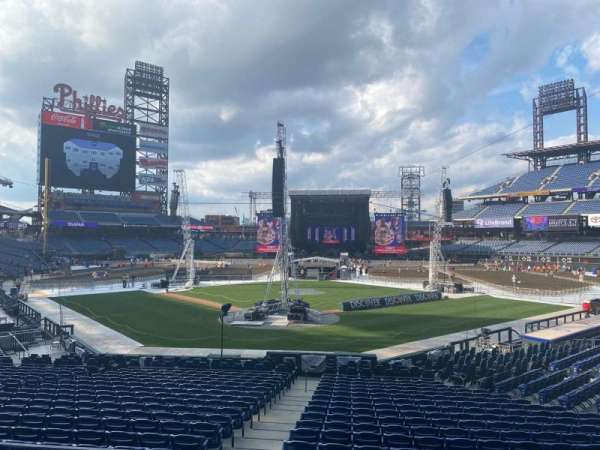 Citizens Bank Park, section: 123, row: 24, seat: 2