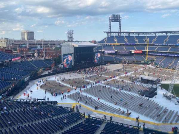 Citizens Bank Park, section: 329, row: 4, seat: 19
