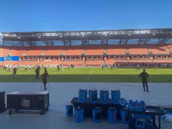 Shell Energy Stadium, section: 106, row: b, seat: 8
