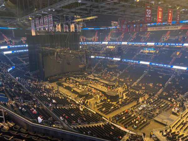 Capital One Arena, section: 404, row: g, seat: 15