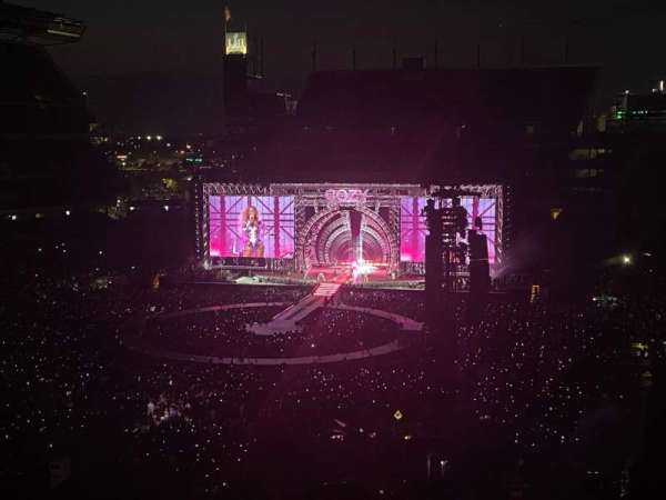 Lincoln Financial Field, section: M13, row: 18, seat: 22