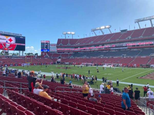 Raymond James Stadium, section: 140, row: t, seat: 14