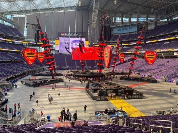 U.S. Bank Stadium, section: 121, row: 25, seat: 9