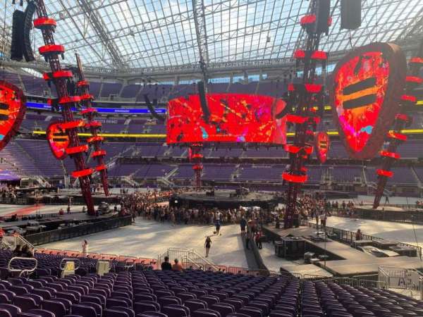 U.S. Bank Stadium, section: v2, row: 19, seat: 19