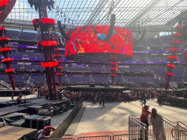 U.S. Bank Stadium, section: v4, row: 6, seat: 6