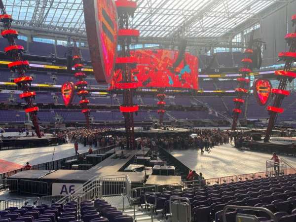 U.S. Bank Stadium, section: v5, row: 12, seat: 3