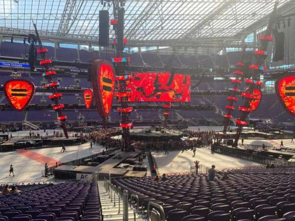 U.S. Bank Stadium, section: v5, row: 27, seat: 1