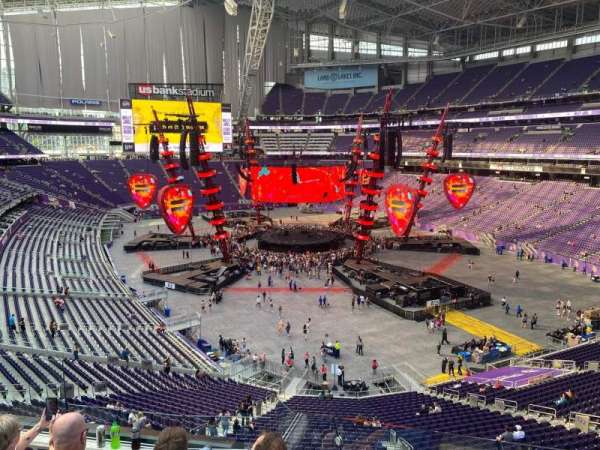 U.S. Bank Stadium, section: 225, row: 4, seat: 4