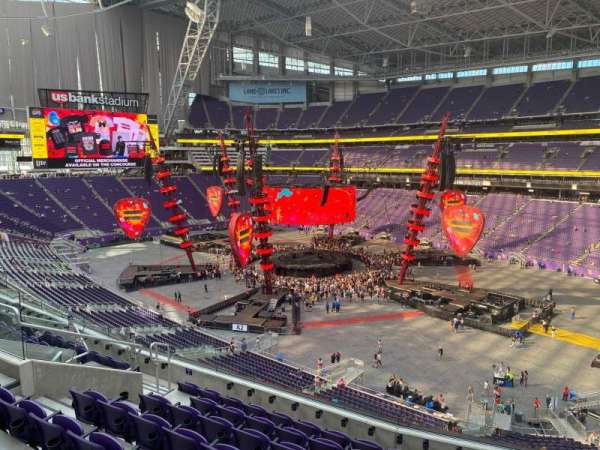 U.S. Bank Stadium, section: 228, row: 8, seat: 8