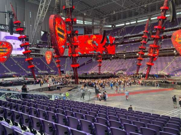 U.S. Bank Stadium, section: 129, row: 11, seat: 4