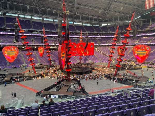 U.S. Bank Stadium, section: v10, row: 12, seat: 11