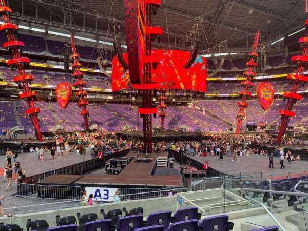 U.S. Bank Stadium, section: f5, row: 9, seat: 5