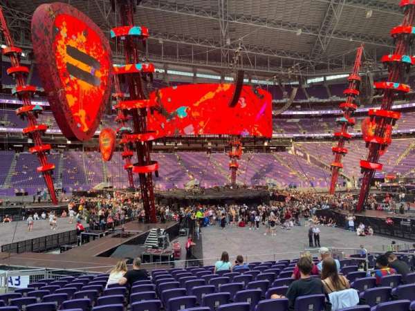 U.S. Bank Stadium, section: f4, row: 13, seat: 13