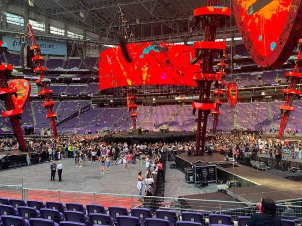 U.S. Bank Stadium, section: f2, row: 7, seat: 7