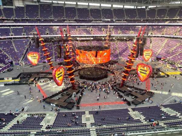 U.S. Bank Stadium, section: 342, row: b, seat: 4