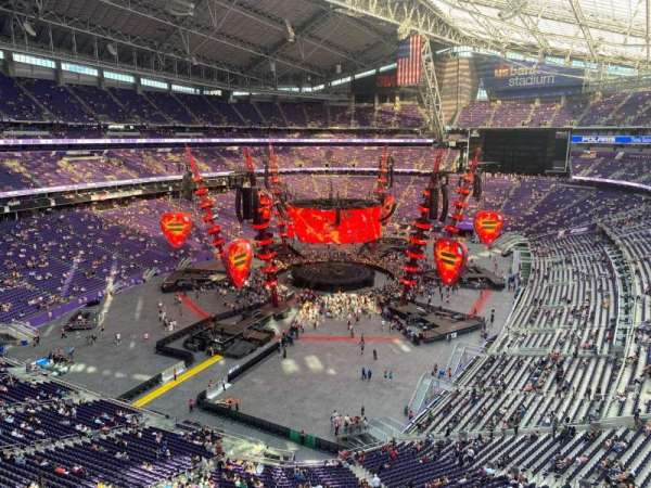 U.S. Bank Stadium, section: 350, row: b, seat: 20