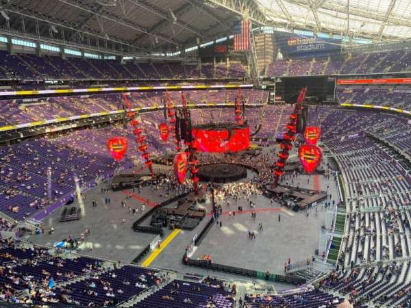 U.S. Bank Stadium, section: 352, row: b, seat: 2