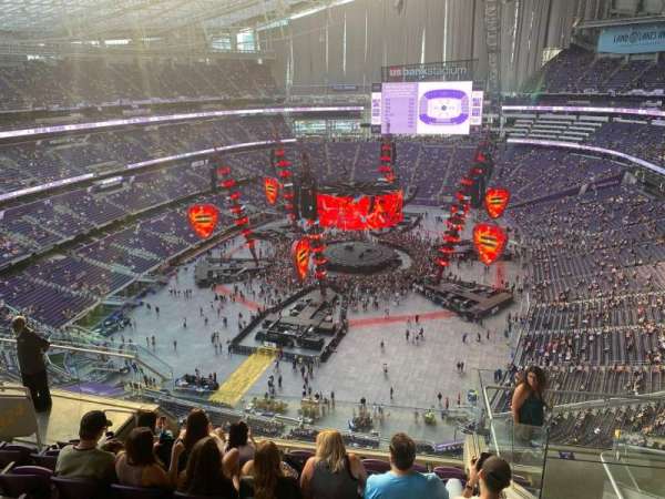 U.S. Bank Stadium, section: 324, row: 8, seat: 6